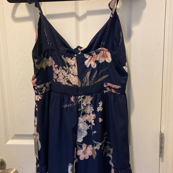 Women’s romper - brand new. Navy blue with floral design. Size Large. - Picture 3 of 9